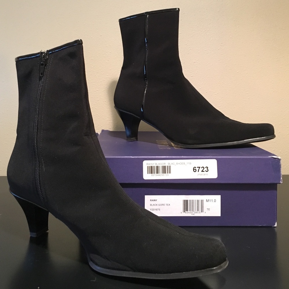 Stuart Weitzman Gore Tex Rainy boot